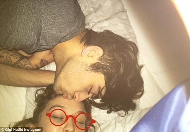 Zayn-Gigi Tidur Bareng