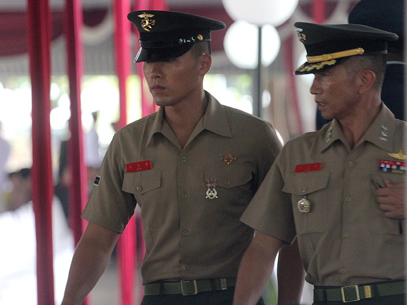 Kedatangan Hyun Bin Disambut Histeria Fans di Indonesia