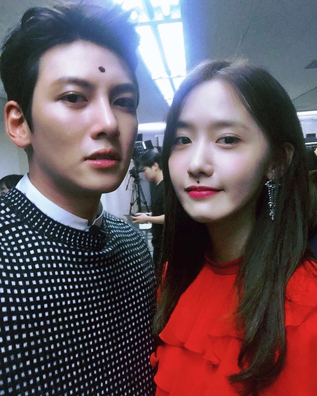 Selfie Gokil Ji Chang Wook dan Yoona