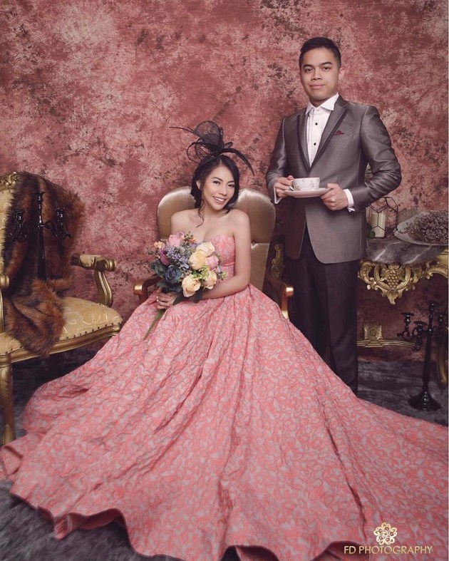 FOTO Kezia Karamoy Pamer Foto Prewedding Unik