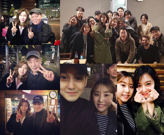 Hadiri Perpisahan 'Detective K: 3', Kim Ji Won-Kim Bum cs Asyik Foto Bareng Kru