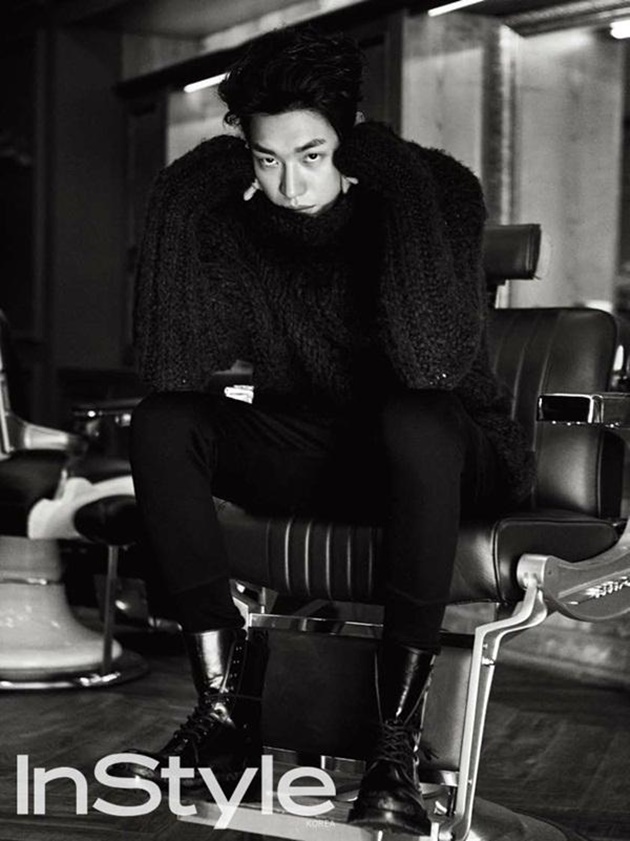 Kim Young Kwang Pose Cool di Majalah Instyle