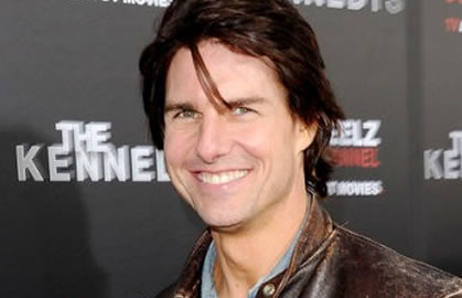 Video: Tom Cruise Serius Jalani Peran Sebagai Penyanyi di 'Rock of Ages'