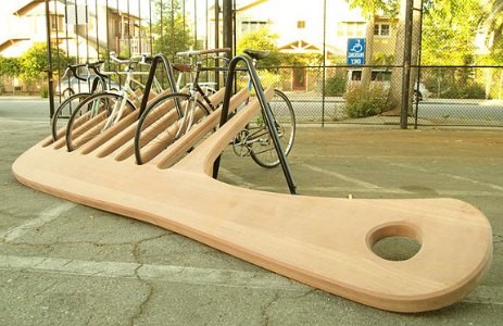 Tempat Parkir Sepeda Dari Sisir Raksasa di Los Angeles