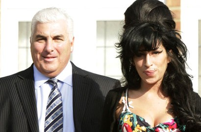 Ayah Amy Winehouse Temui Anggota Parlemen Inggris Untuk Pembangunan Panti Rehabilitasi