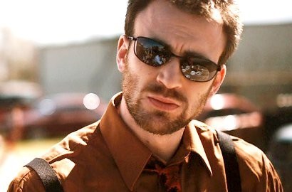Trailer: Chris Evans Seorang Pengacara Muda Berbakat Yang Kecanduan Narkoba di 'Puncture'