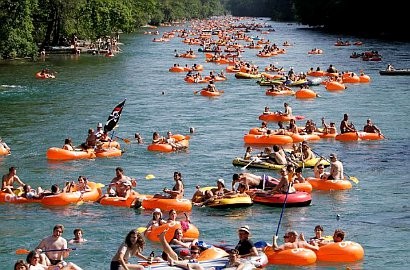 Warga Swiss Pecahkan Rekor Dunia Dengan 1.200 Perahu Tiup
