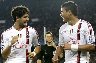 Alexandre Pato dan Thiago Silva Goyang Samba di Camp Nou
