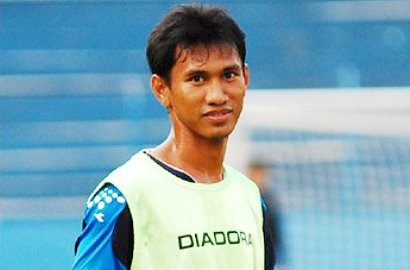 Zulkifli Syukur Resmi Berkostum Persib Bandung
