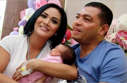 Krisdayanti Sedih Tak Bisa Jaga Ibunya di Rumah Sakit