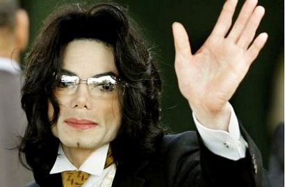 Foto Otopsi Jenazah Michael Jackson Diperlihatkan di Persidangan