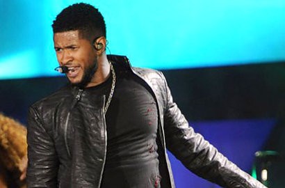 Celana Usher Robek Saat Menyanyi di Depan Bill Clinton