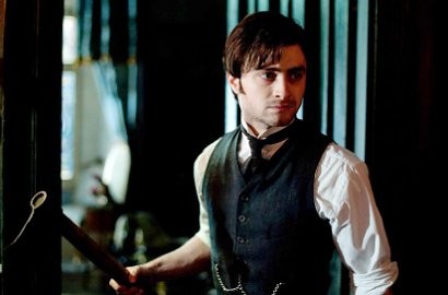 Daniel Radcliffe Hadapi Teror Hantu di Trailer 'The Woman in Black'