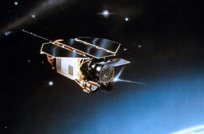 Dudukan Satelit Perancis Diperkirakan Jatuh di Perairan Dekat Papua Sabtu Siang