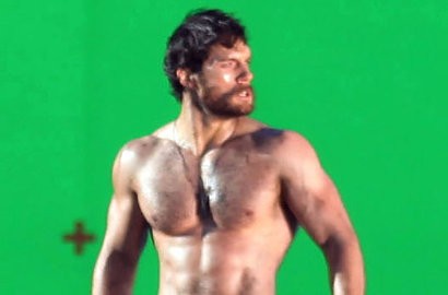 Foto Set Terbaru Aksi Superman di 'Man of Steel'
