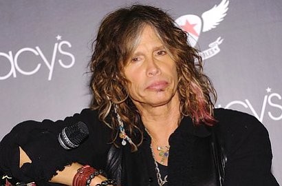 Steven Tyler Jatuh di Kamar Mandi dan Sempat Masuk Rumah Sakit