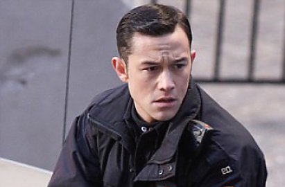 Joseph Gordon-Levitt Beraksi di Foto Terbaru 'The Dark Knight Rises'