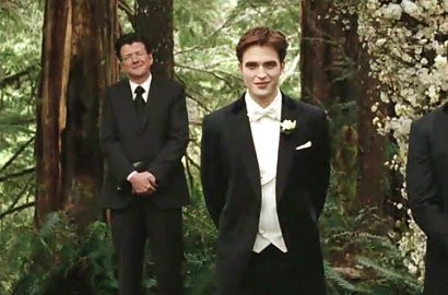 Robert Pattinson Anggap Upacara Pernikahan di 'Breaking Dawn' Merepotkan