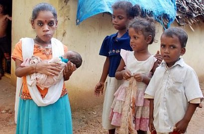 Wanita Terpendek di India Sukses Lahirkan Bayi Perempuan