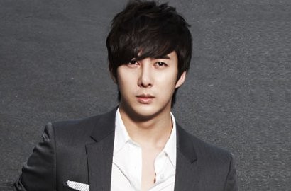 Kim Hyung Jun Ubah Imej di Serial Drama 'She's Completely Insane'