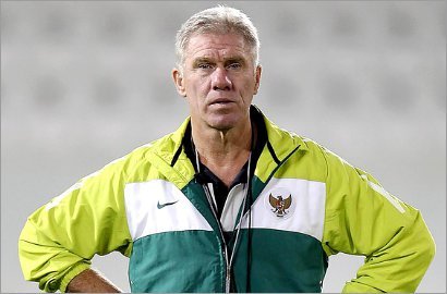 PSSI Tolak Pecat Wim Rijsbergen