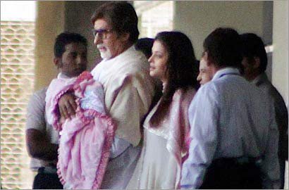 Suami Aishwarya Rai Anggap Putrinya Jelmaan Dewi India