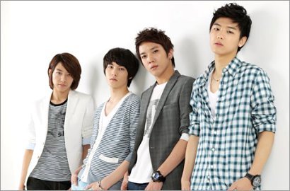 Tiket Tidak Laris Alasan Konser CN Blue Batal