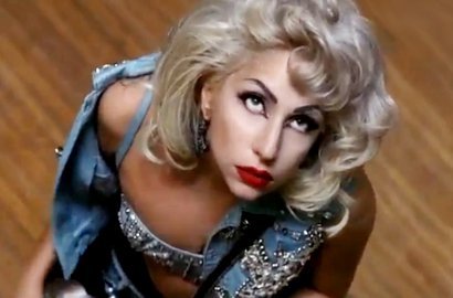 Lady GaGa Telanjang di Video Musik 'Marry The Night'