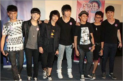 SMASH Kembali Tunjukkan Aksi Dance di 'Cinta Cenat-Cenut 2'