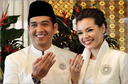 Dewi Sandra Sangkal Isu Sengaja Rahasiakan Pernikahan Ketiga