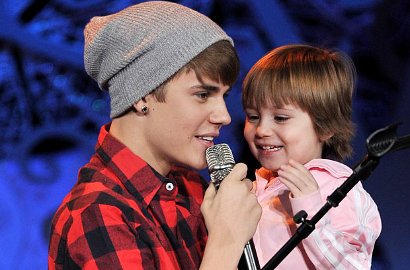 Justin Bieber Bocorkan Lagu Baru 'Be Alright' di Konser Natal