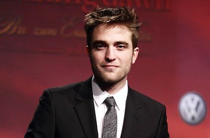 Robert Pattinson Khawatirkan Karir Setelah 'Breaking Dawn' Usai