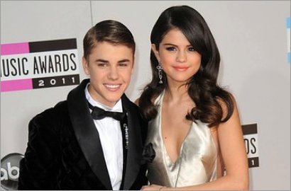 Justin Bieber dan Selena Gomez Rayakan Tahun Baru Bersama