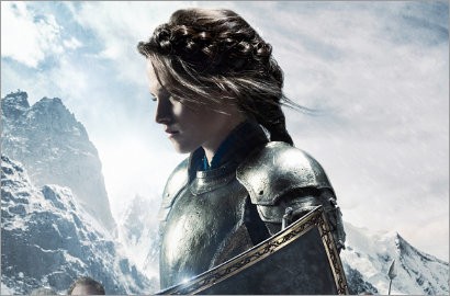 Kristen Stewart Bertempur Melawan Charlize Theron di Video 'Snow White'