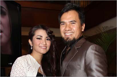 Saipul Jamil Dekati Adik Nini Carlina