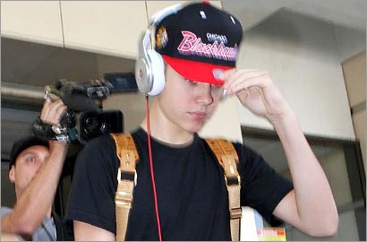 Justin Bieber Minta Maaf Acuhkan Fans Perancis