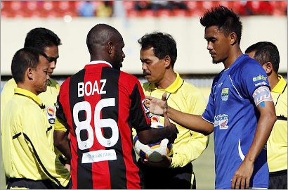 Persipura Naik Peringkat Usai Libas Persib Bandung 4-0
