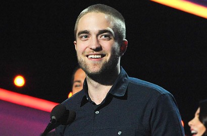 Robert Pattinson Diajak Ayah Pergi ke Klub Striptease