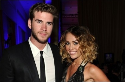Miley Cyrus Bantah Telah Bertunangan
