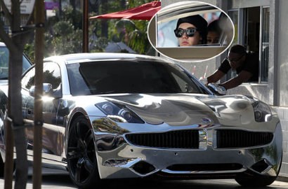 Justin Bieber Cat Ulang Mobil Hadiah Ultah ke-18