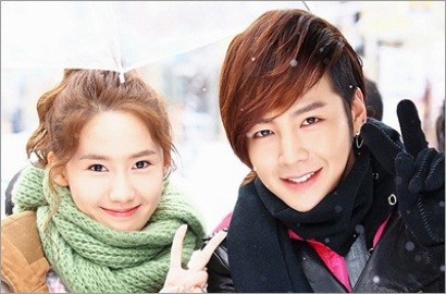 Yoona SNSD dan Jang Geun-suk Sebar Virus Bahagia di 'Love Rain'