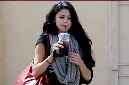 Selena Gomez Bakal Main Film Action Bareng Ethan Hawke