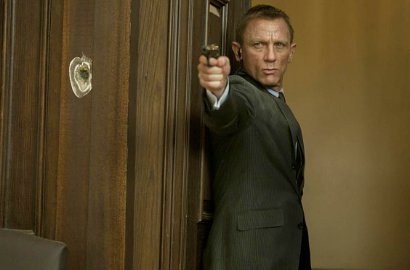 Daniel Craig Adu Tembak di Film James Bond 'Skyfall'