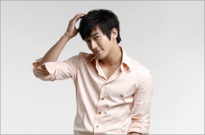 Choi Siwon Doakan Fans Indonesia Pasca Gempa Aceh