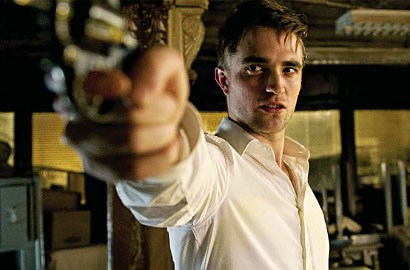 Robert Pattinson Merasa Akting Ala Teater di 'Cosmopolis'