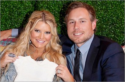 Jessica Simpson Bahagia Lahirkan Anak Pertama