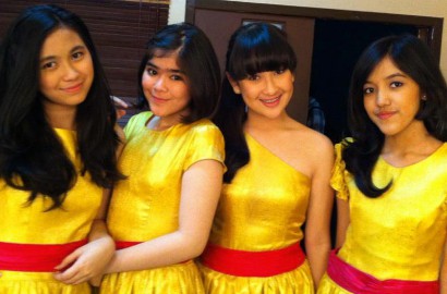 Blink Pukau Penonton di 'Bukan Empat Mata'