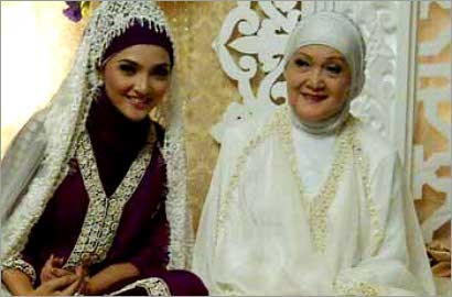 Ashanty Buat Ibu Menangis Saat Pandu Pengajian