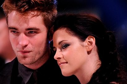 Robert Pattinson Cium Mesra Kristen Stewart di Cannes 2012