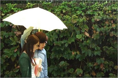 'Love Rain' Rilis Foto-Foto Indah Yoona SNSD dan Jang Geun-suk